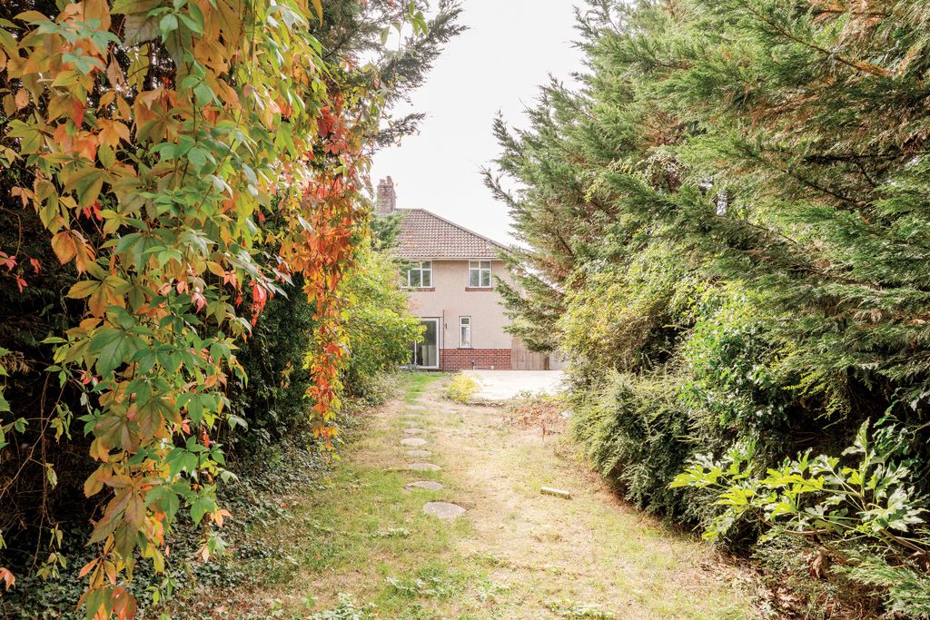 Property photo 2 of 25 Photo 25