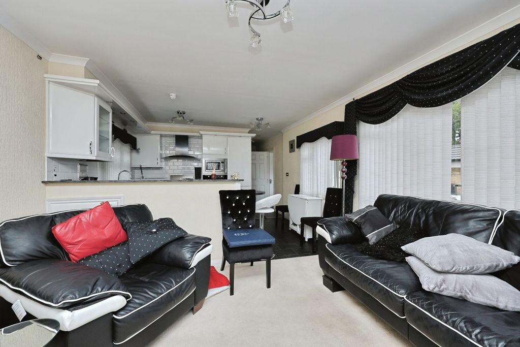 Property photo 2 of 7 Pbox-Img.Jpg