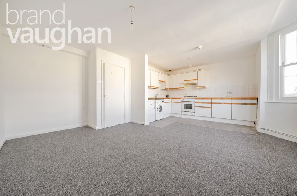 Property photo 2 of 10 B5d2A961-2E72-410...