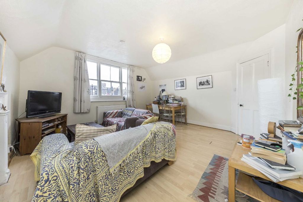 Property photo 2 of 5