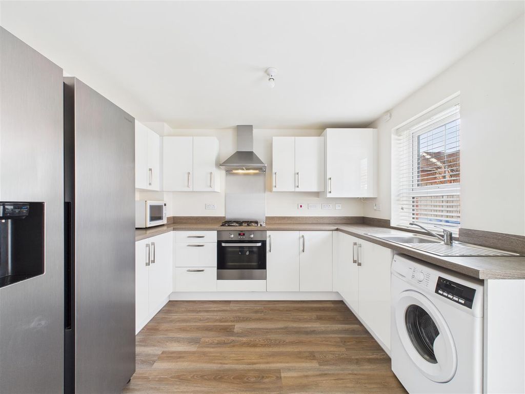 Property photo 3 of 14 Cam03303G0-Pr0254-Still013.Jpg