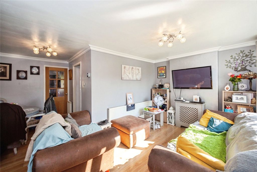 Property photo 2 of 16 Picture No. 12