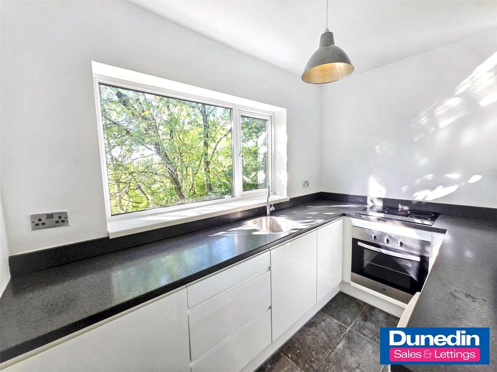 Property photo 2 of 11 Picture No. 04