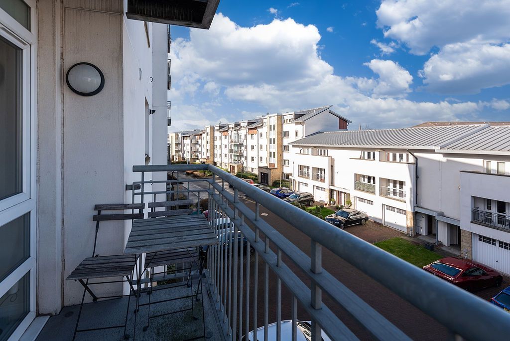 Property photo 2 of 25 Balcony