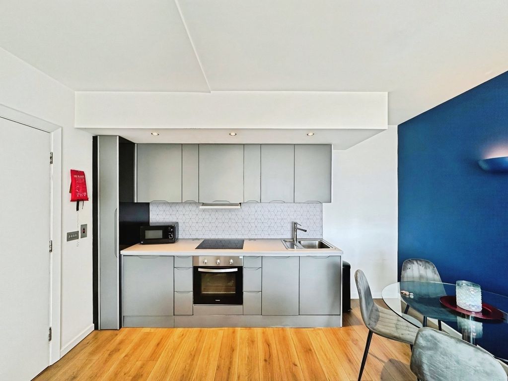 Property photo 2 of 8 Picture No. 31