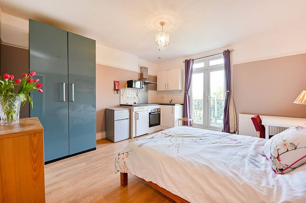 Property photo 2 of 6