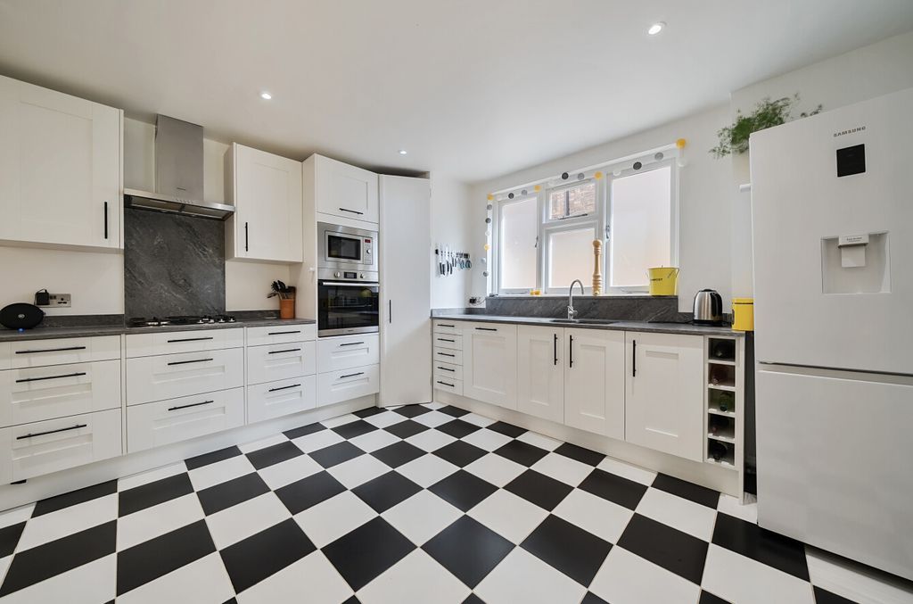 Property photo 3 of 20 1319214-9-6867Fa3...