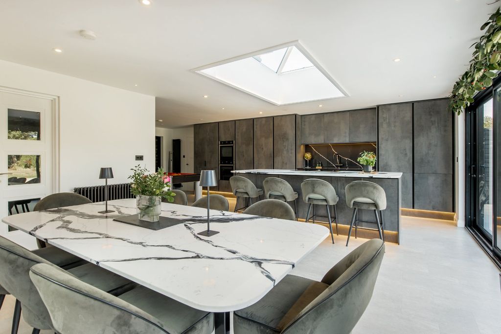 Property photo 2 of 19 Kitchen Dining