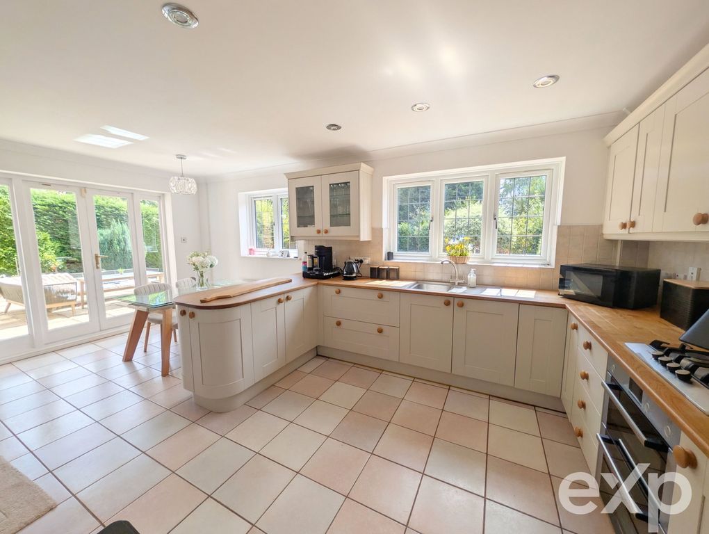 Property photo 2 of 26
