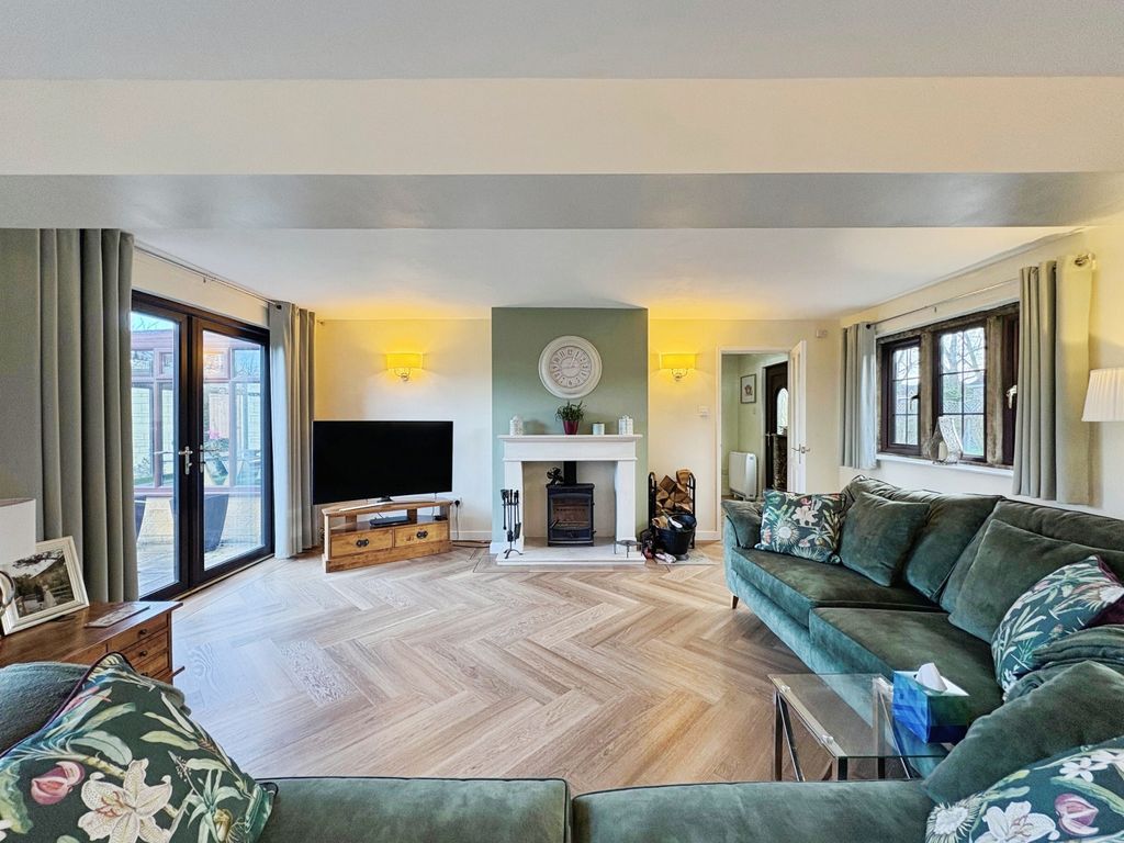 Property photo 3 of 34 4B1F0c4d-6