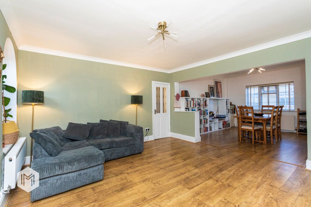 Property photo 2 of 23 Picture No. 11