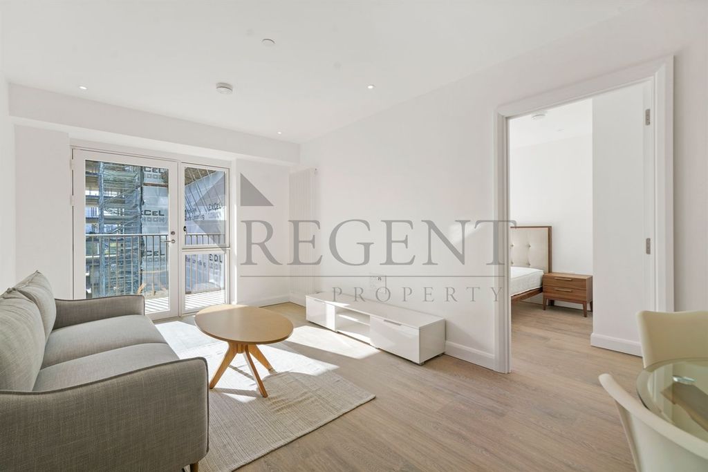 Property photo 2 of 12 Open Plan