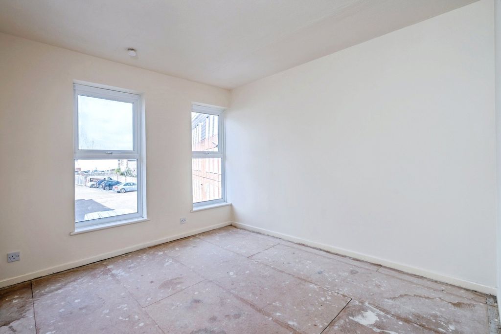 Property photo 2 of 13 Pbox-Img.Jpg