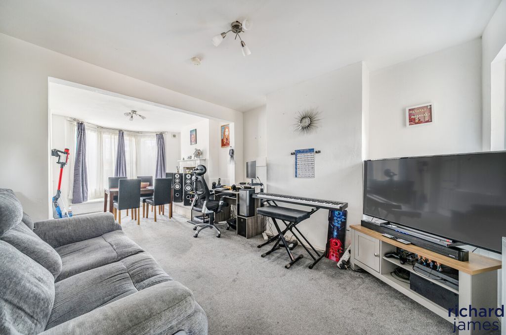 Property photo 2 of 20 Bf2Cbb49d5Db49Ef8A9Be811c9E10546