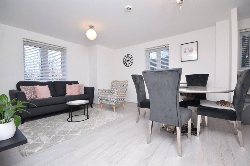 Property photo 1 of 5 2 Bed Flat To Rent Springfield Rd, London Se26