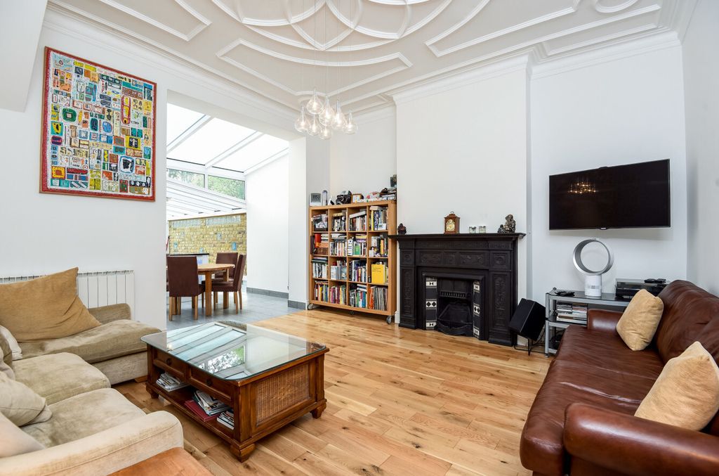 Property photo 2 of 17 Picture No. 33