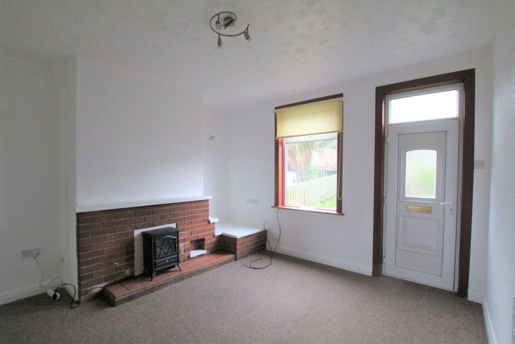 Property photo 2 of 9 Living Room