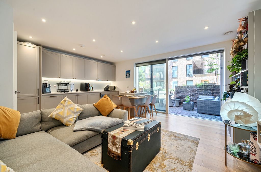 Property photo 1 of 19 1-69F3E7F045cd9-1...