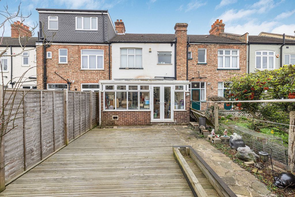 Property photo 2 of 9