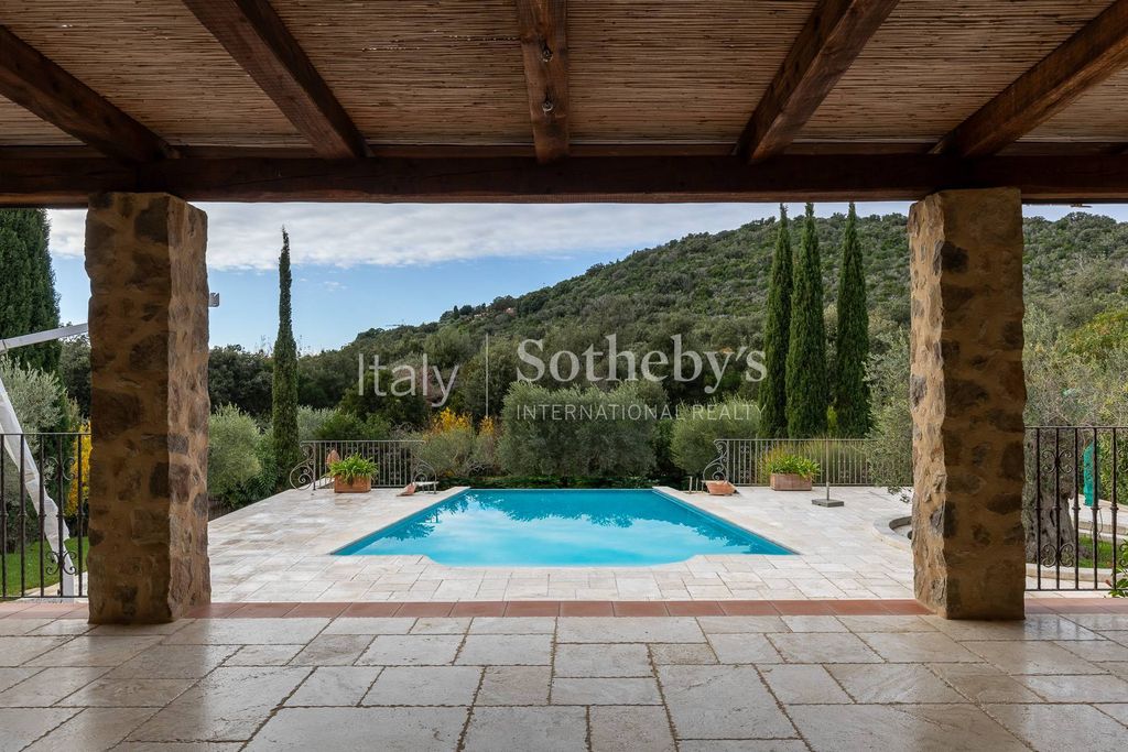 Property photo 2 of 27