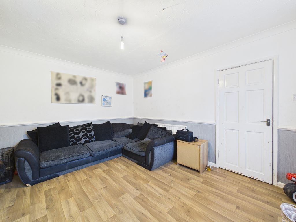 Property photo 3 of 9 Photo 1