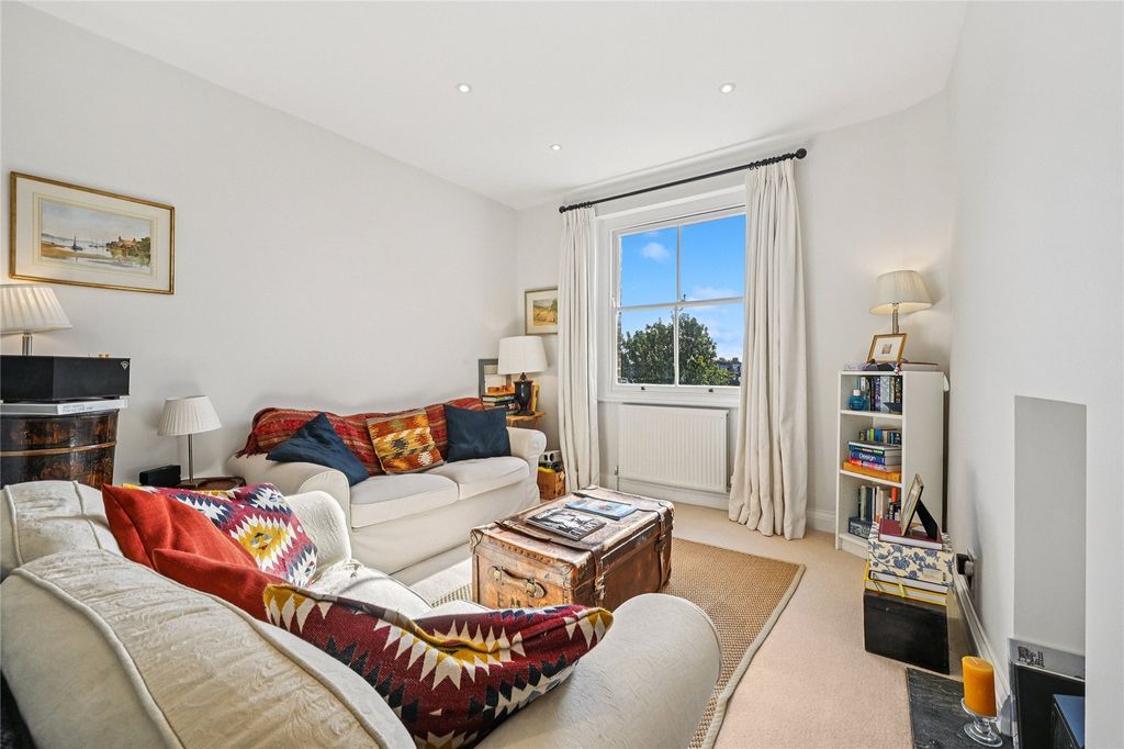 Property photo 1 of 11 Reception Room