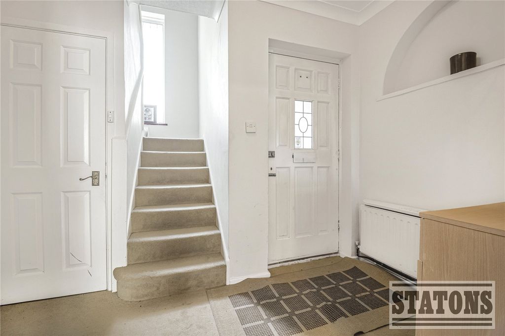 Property photo 2 of 19 Picture No. 17