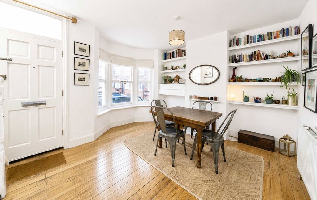 Property photo 2 of 10