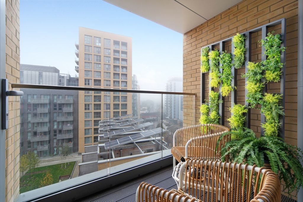 Property photo 3 of 8 Property_4F14___J...