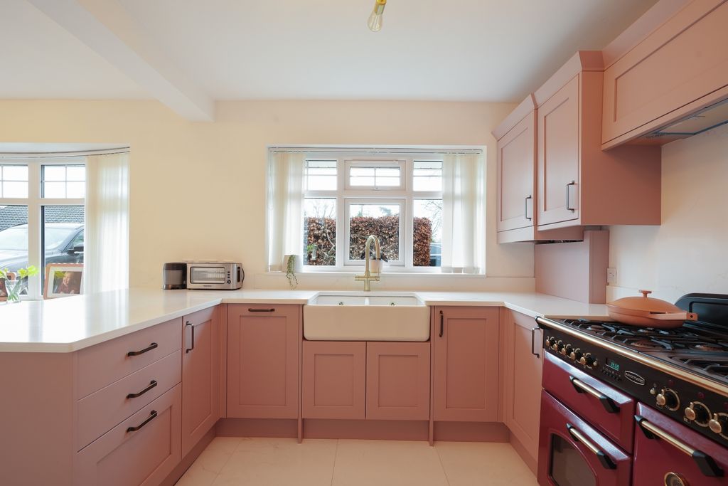Property photo 3 of 21 Estate Agent Ewemove Scunthorpe Kitchen