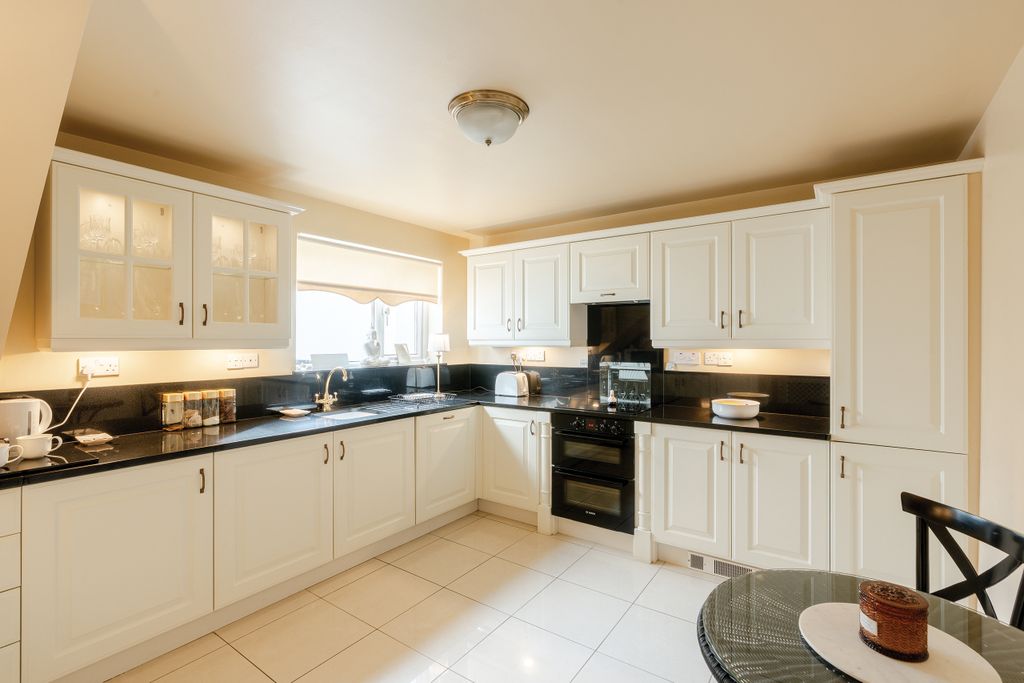 Property photo 3 of 36 3