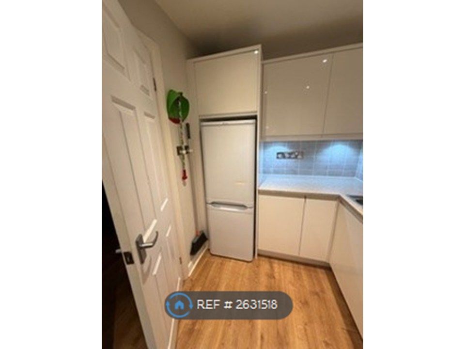 Property photo 2 of 9 Kitchen