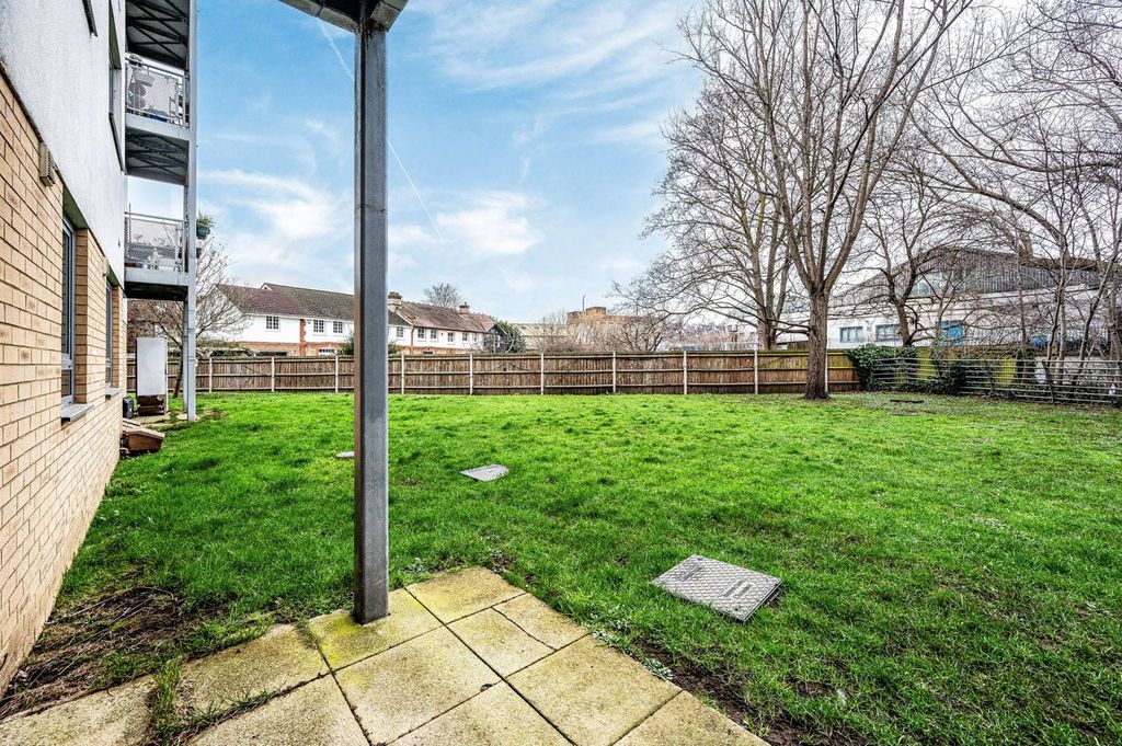 Property photo 2 of 12