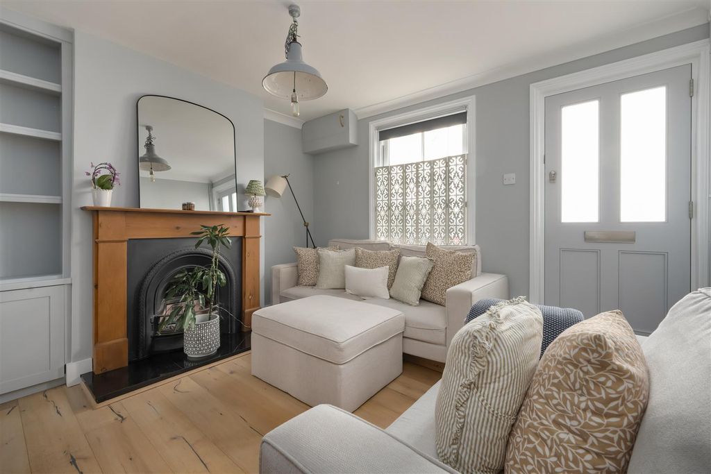 Property photo 3 of 19 Woodlawn Street, Whitstable