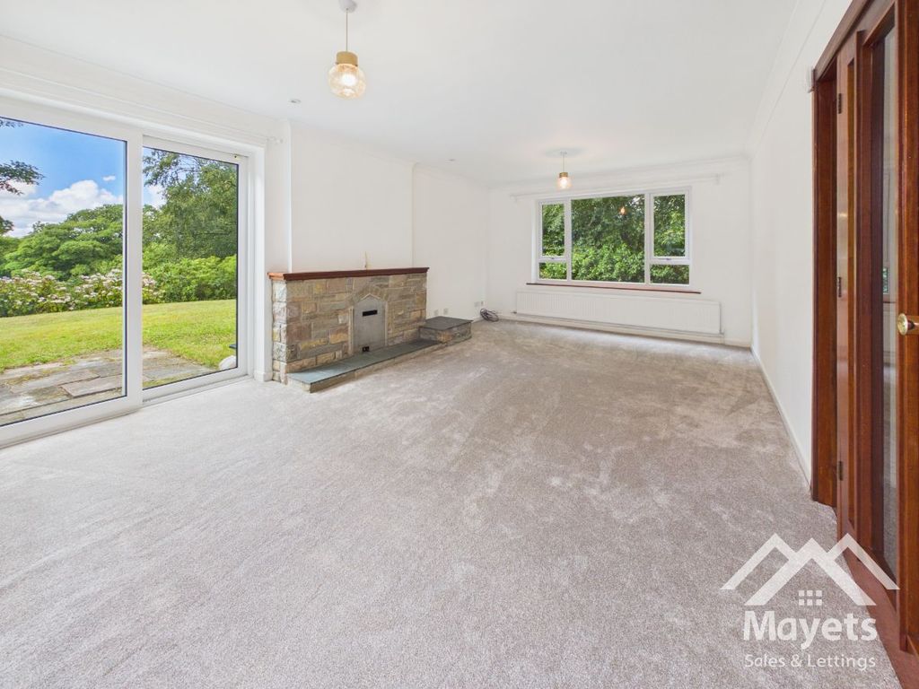 Property photo 2 of 33