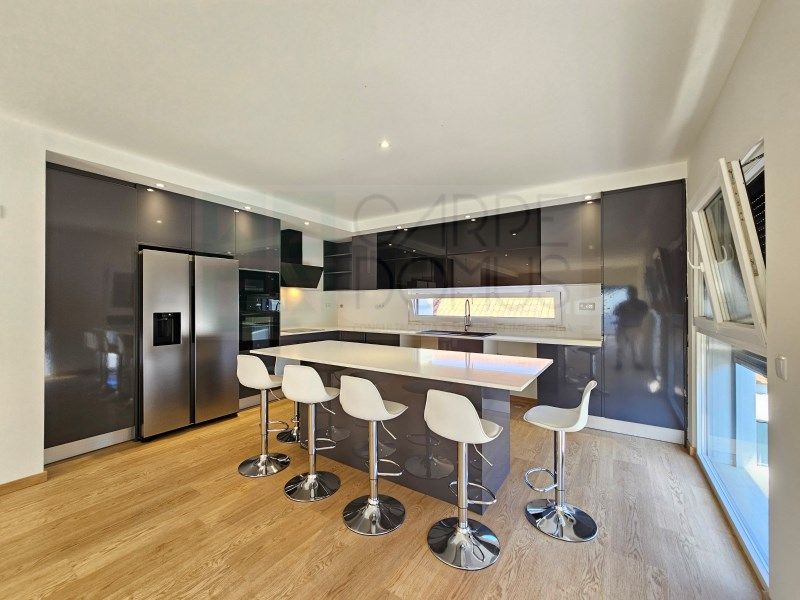 Property photo 3 of 54