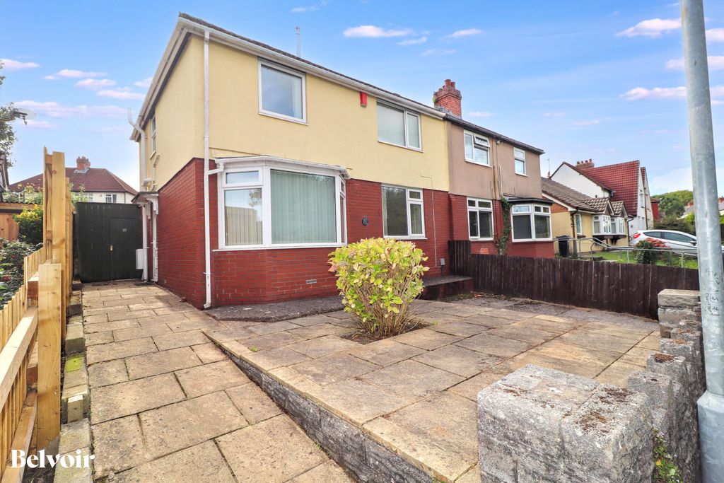 Property photo 2 of 18