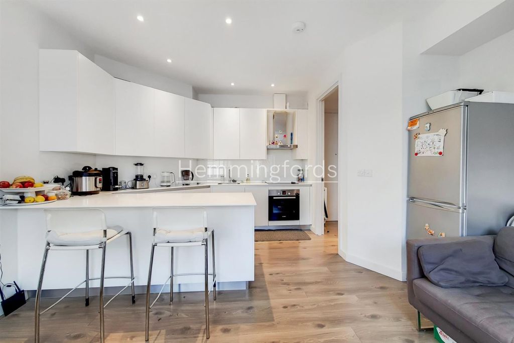 Property photo 3 of 10