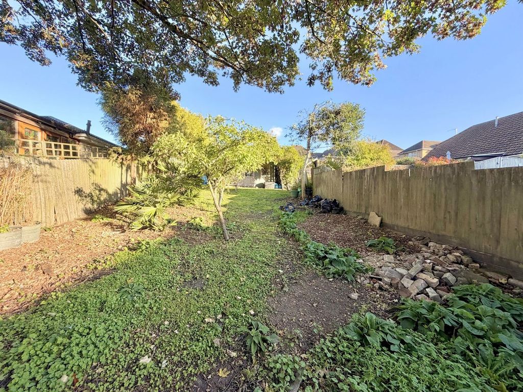Property photo 3 of 27