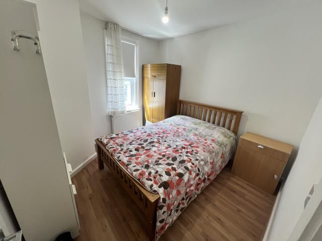 Property photo 3 of 6 Bedroom