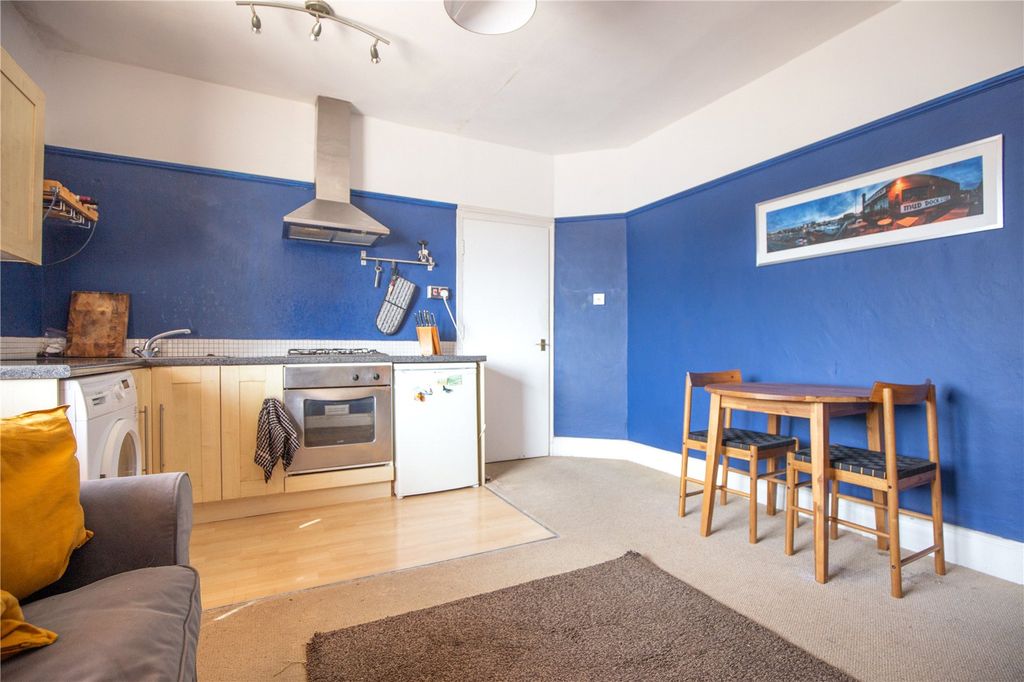 Property photo 3 of 13 Picture No. 10