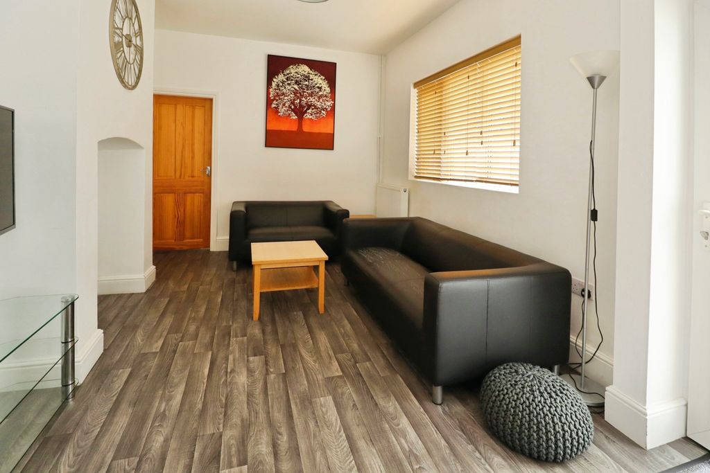 Property photo 3 of 18