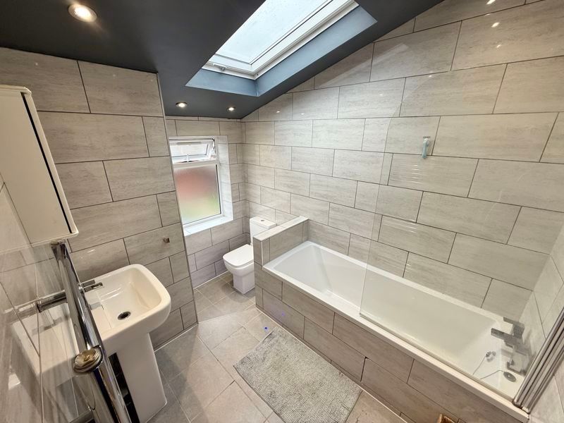 Property photo 2 of 10 Family Bathroom