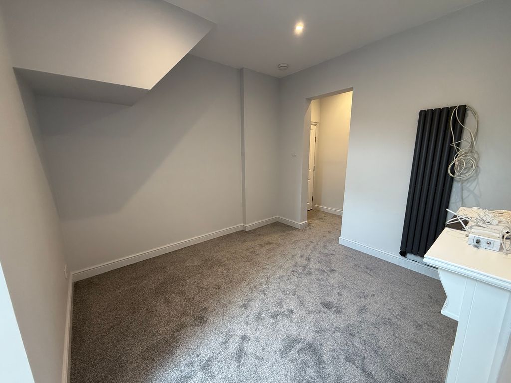 Property photo 2 of 9 Living Room