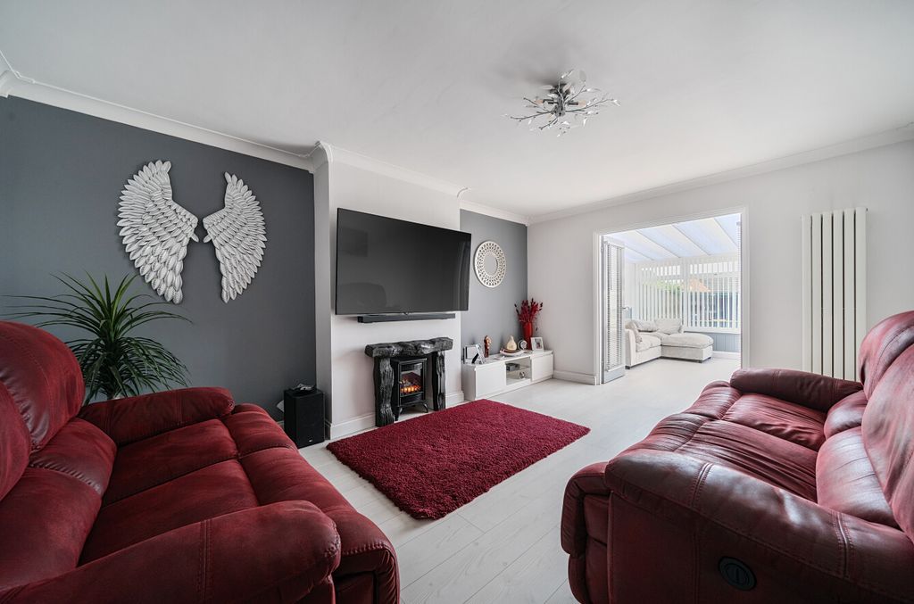 Property photo 2 of 24 1298576-10-6838A5...