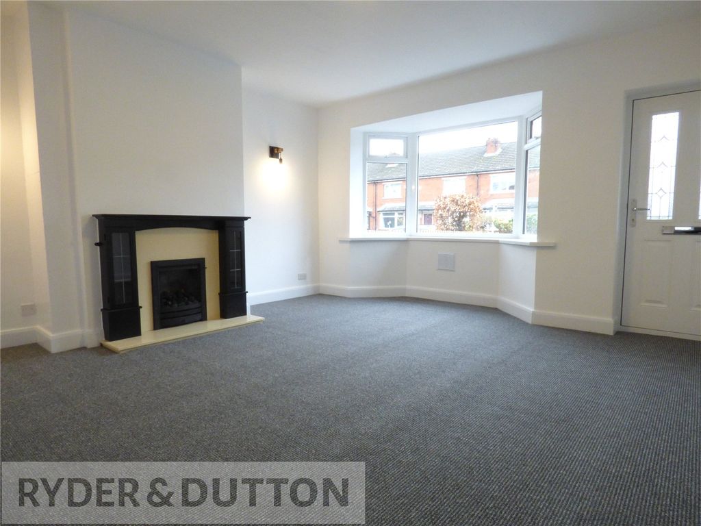 Property photo 2 of 17 Lounge