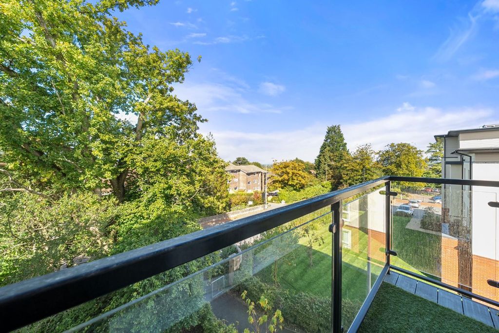 Property photo 1 of 14 Balcony