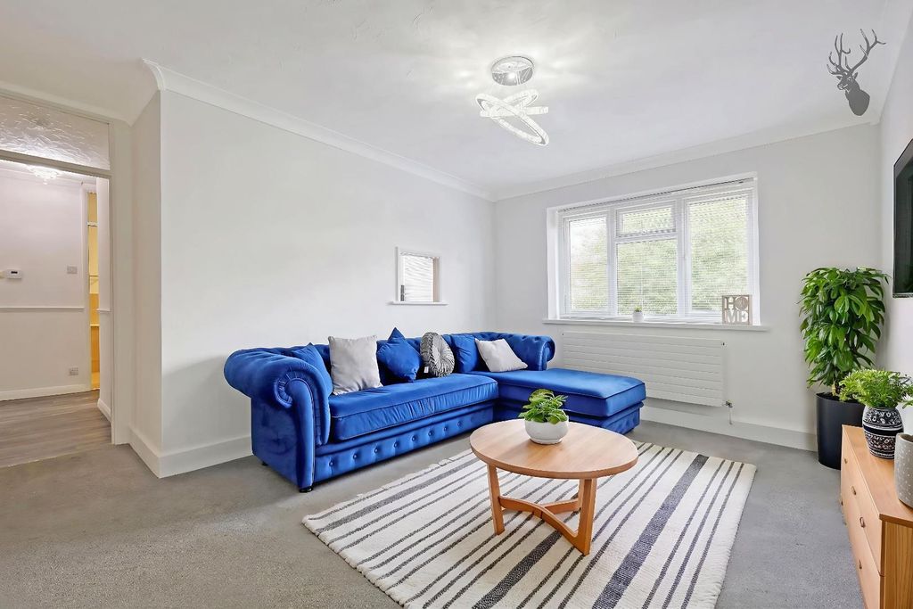 Property photo 2 of 9 Img_9060_5-Copy - Living Room - Scandinavian - 5.J