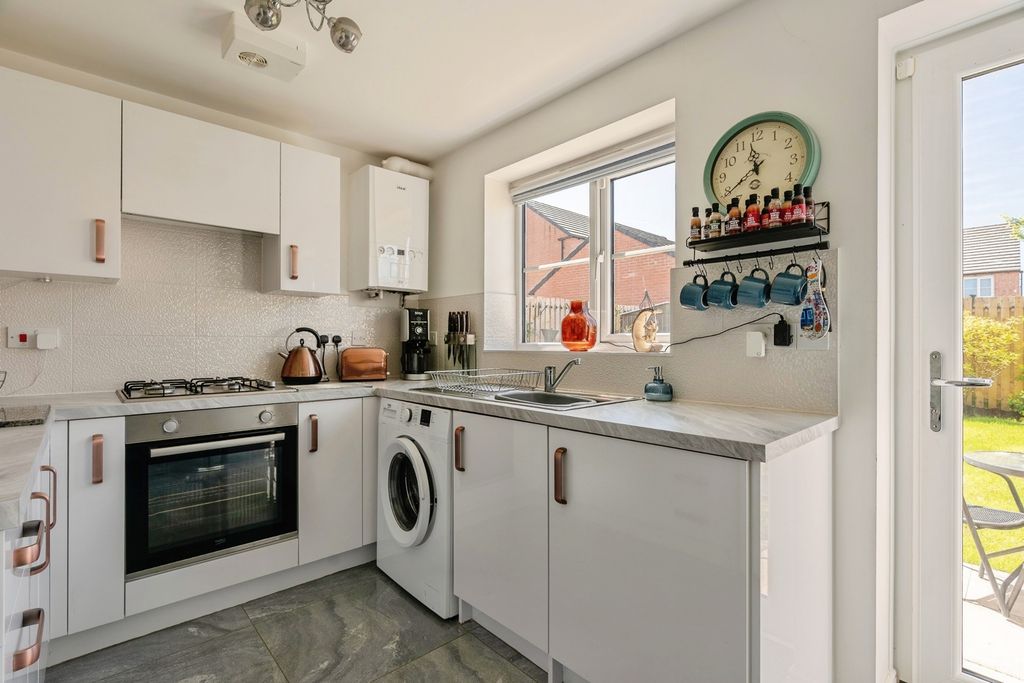 Property photo 3 of 21 Pbox-Img.Jpg