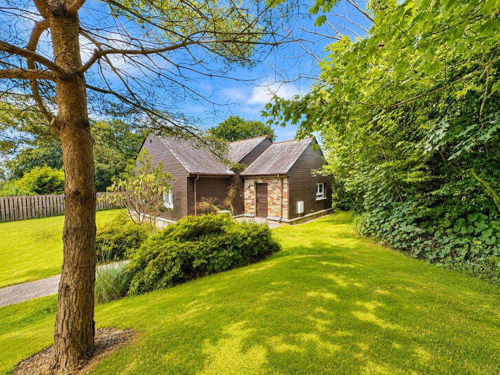Property photo 1 of 14 Call Tps 01208 872728-6